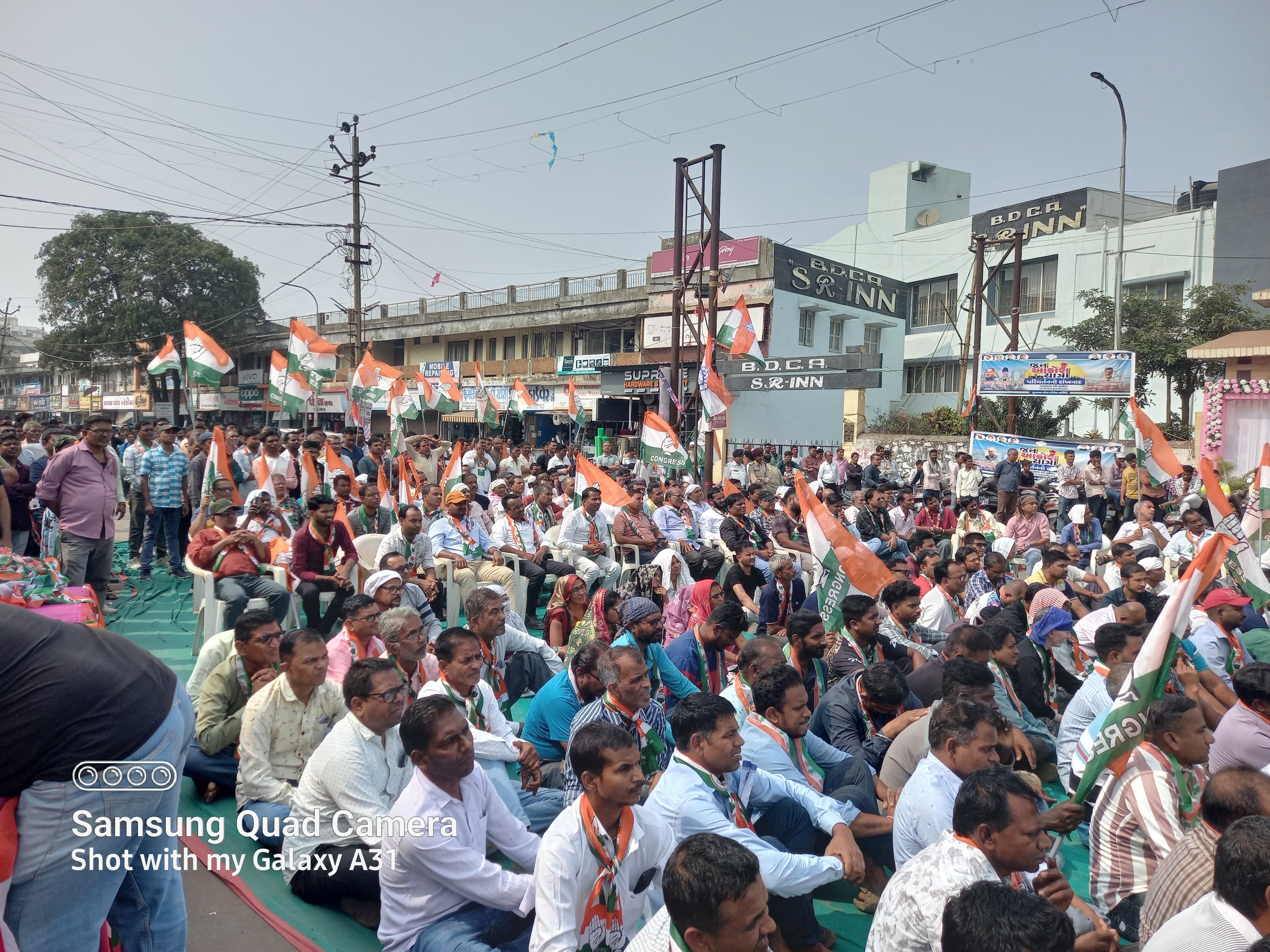 ગુજરાત કોંગ્રેસે વલસાડની જાહેર સભામાં ભાજપના કાર્યકર્તાઓના શોષણની નિંદા કરી