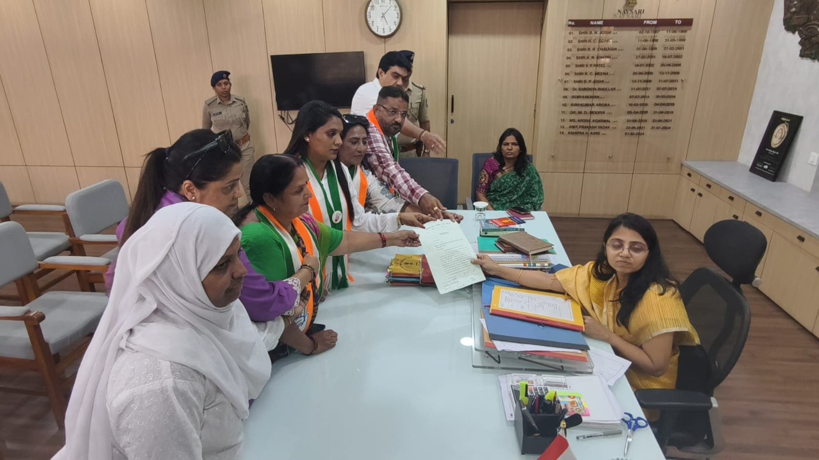 સાંસદ વિરુદ્ધ ભાજપના નેતાના વિવાદાસ્પદ નિવેદનને લઈને ગુજરાતમાં વિરોધ પ્રદર્શન ફાટી નીકળ્યું