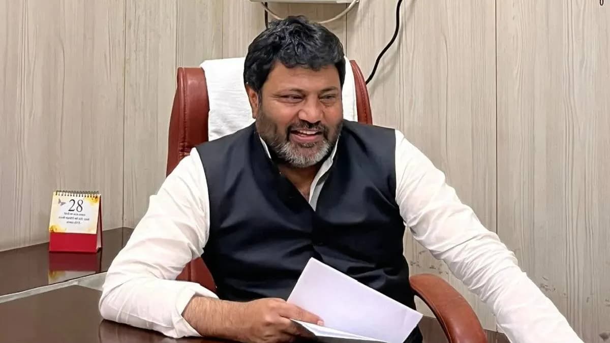 SP MLA Kamal Akhtar Resigns as Chief Whip Amid Party Leadership Tensions