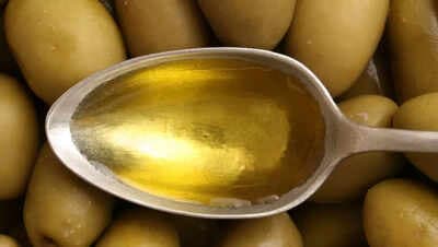 Unlocking the Gut-Friendly Benefits of Olive Oil: A Spoonful of Goodness