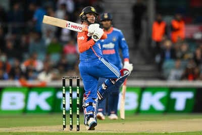 India's Batting Collapse in Second T20I Described as 'Mismatch' by Former All-Rounder Irfan Pathan