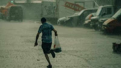 India's Weather Shift: Rain, Thunderstorms, and Early Winter Signals