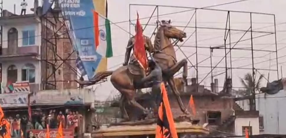 Violence Erupts in Manikchak as BJP Workers Clash with Ruling Party