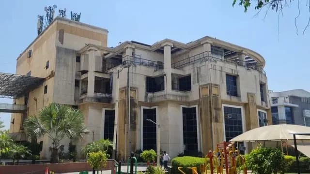 गुरुग्राम नगर निगम ने नियमों के उल्लंघन पर कार्रवाई की