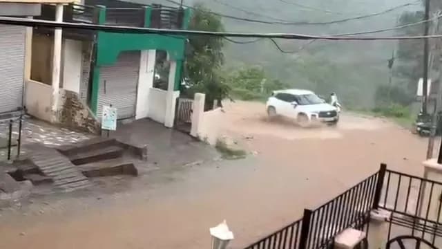 हिमाचल प्रदेश में 12 अगस्त तक भारी बारिश की चेतावनी जारी
