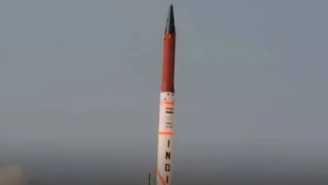 भारत ने अग्नि-4 मध्यम दूरी की बैलिस्टिक मिसाइल का सफल परीक्षण किया