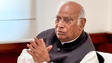 Karnataka Congress Leader Says No Change in Chief Minister's Post for Now
