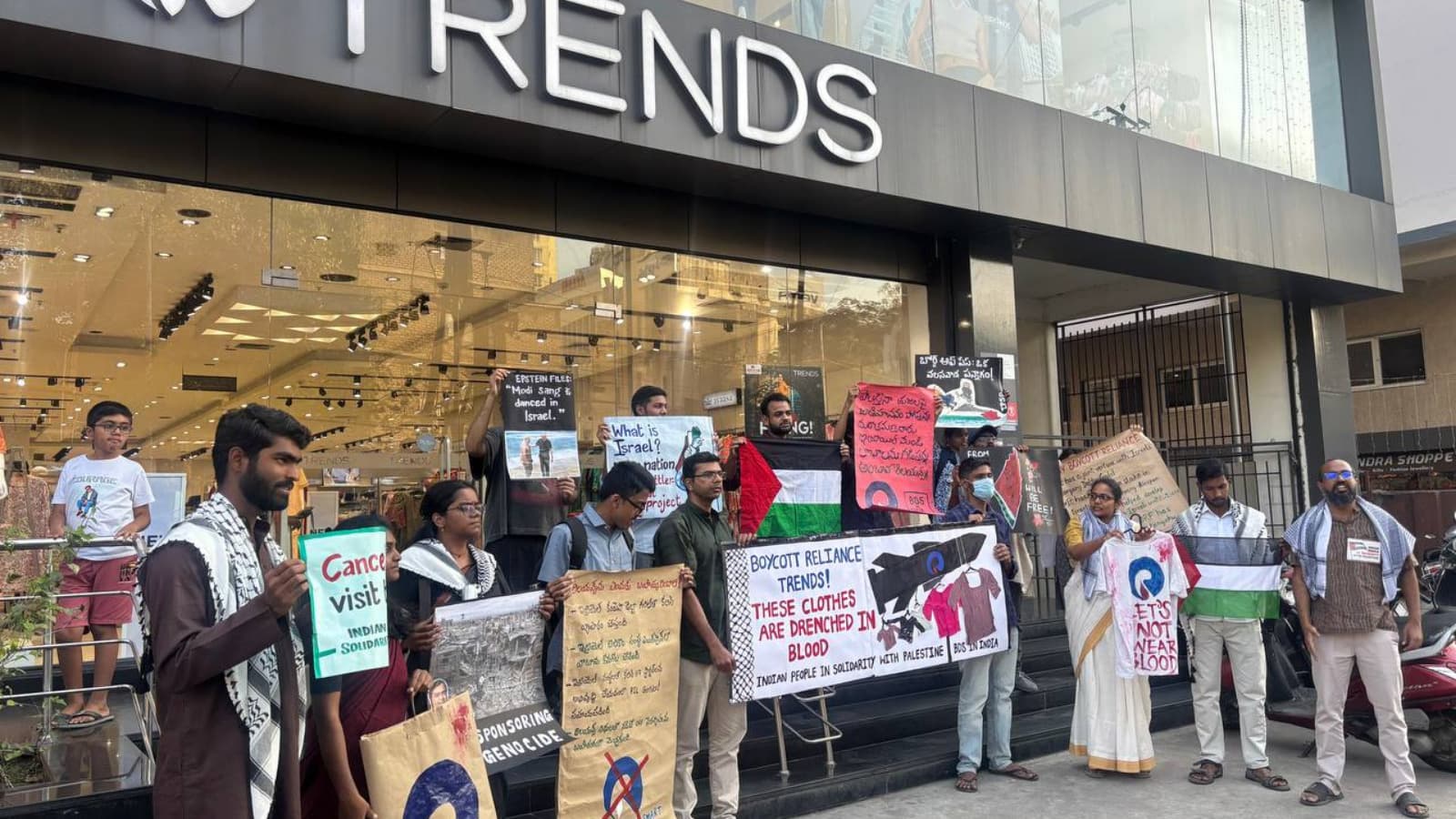Indian Protesters Condemn Reliance's Ties to Israel Amid Palestinian Genocide